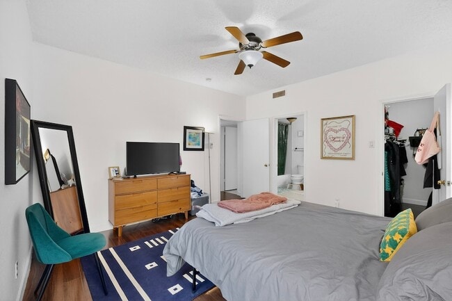 Building Photo - 5859 Frankford Rd