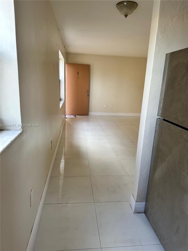 Building Photo - 1640 SW 1st St