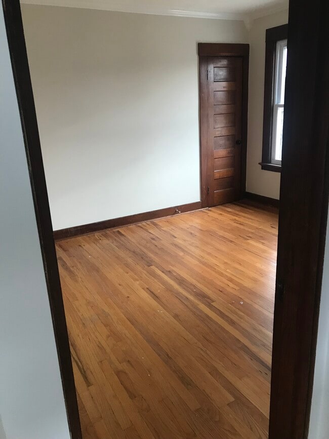 Building Photo - 58 S Elm St