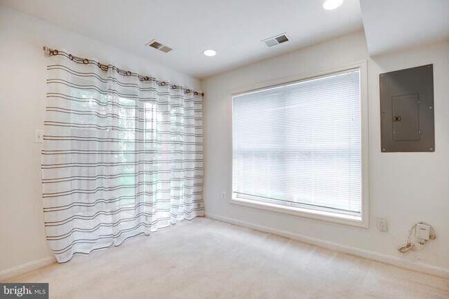 Building Photo - 5214 Prairie Willow Ln