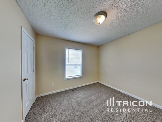 Building Photo - 238 Brookside Dr