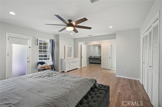 Building Photo - 18433 Tarzana Dr