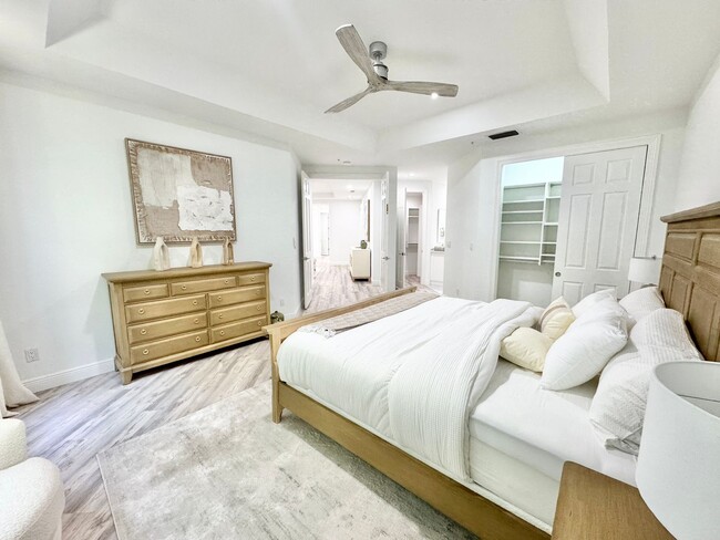 Building Photo - ** COLONADE ** PARK SHORE ** MOORINGS ** 3...