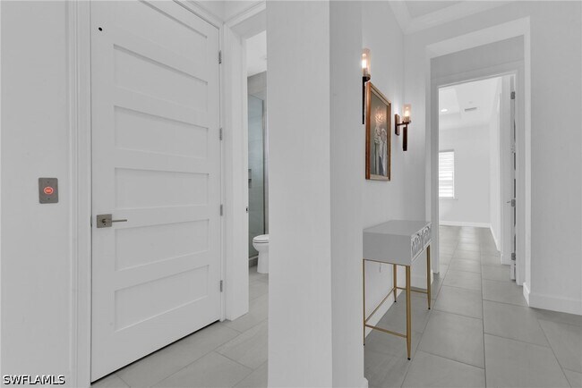 Building Photo - 6585 Dominica Dr