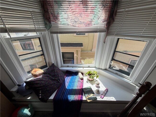 Building Photo - 1115 Delaware Ave