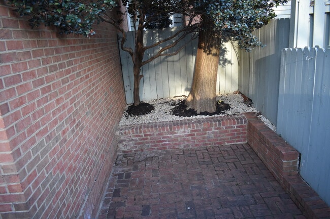 Building Photo - 23 Mt Vernon Cir