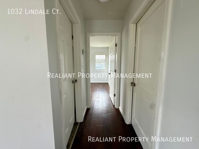 Building Photo - 1032 Lindale Ct