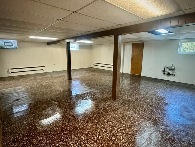 Building Photo - 4021 Portman Ave