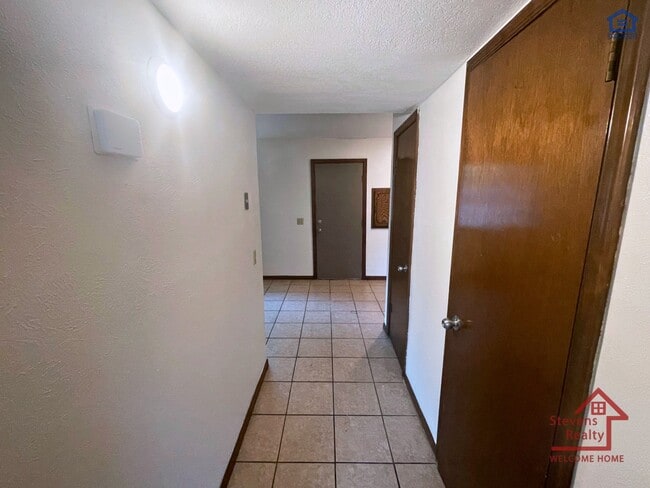 Building Photo - 2614 Martin Ln
