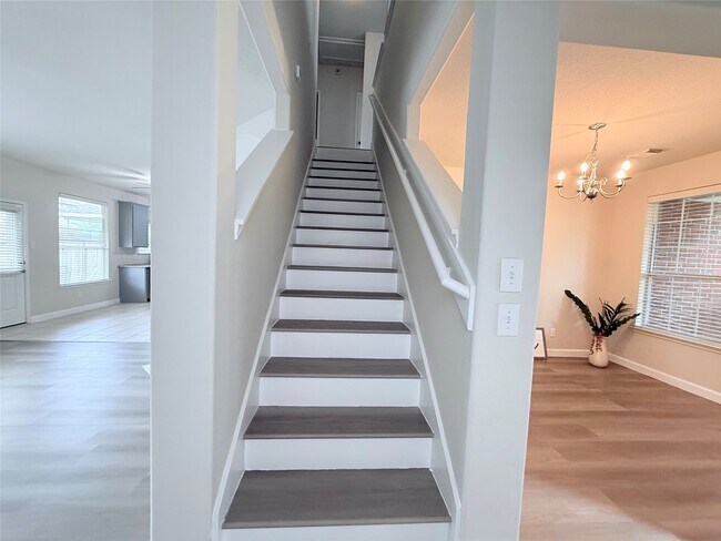 Building Photo - 26430 Richwood Oaks Dr