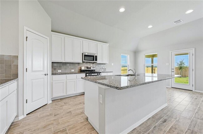 Building Photo - 224 Rollingwood Dr