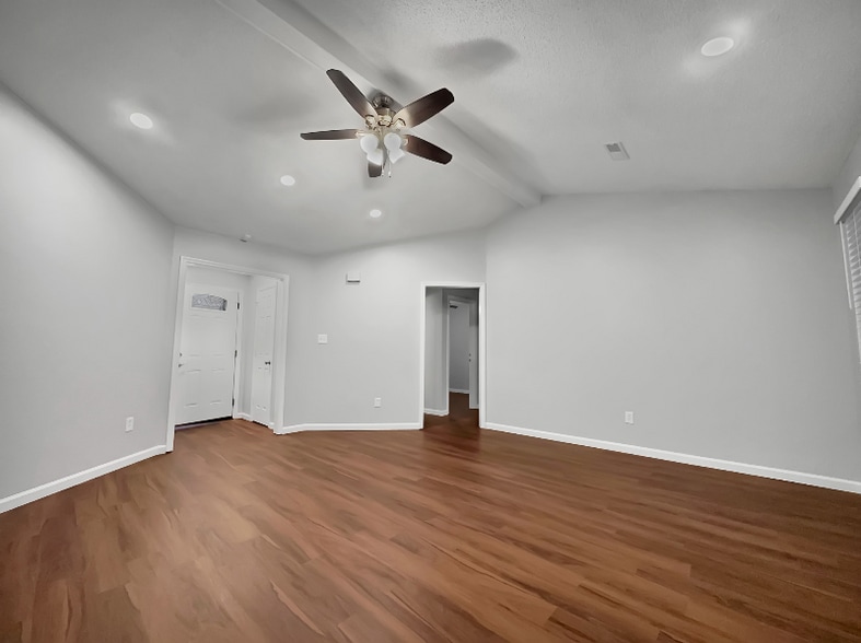 Building Photo - 107 Patra Dr