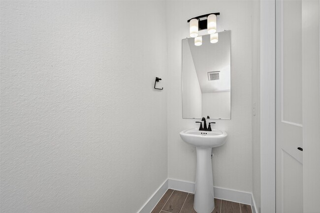 Building Photo - 13085 Brookwood Bnd Ln