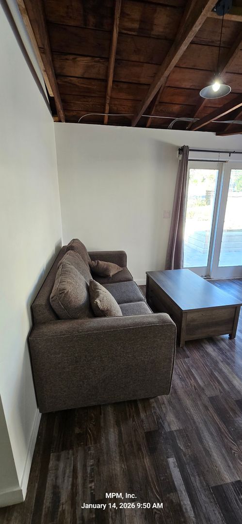 Building Photo - 1 bedroom 1 bath home