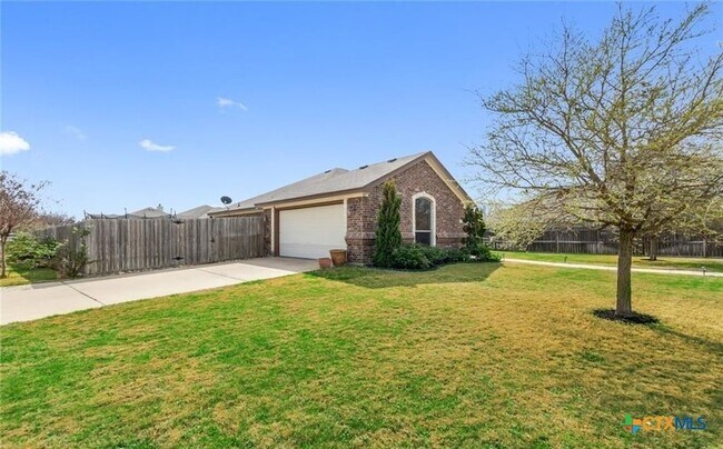 Building Photo - 611 Kelly Dr