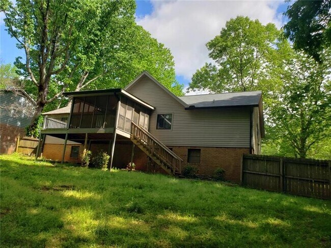 Building Photo - 5532 Stewart Mill Rd