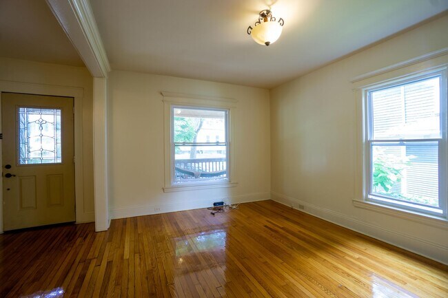 Building Photo - 509 Columbus Ave