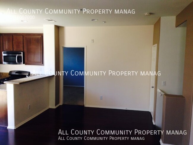 Building Photo - 3 Bed 2.5 Bath Condo for Rent in South Tem...