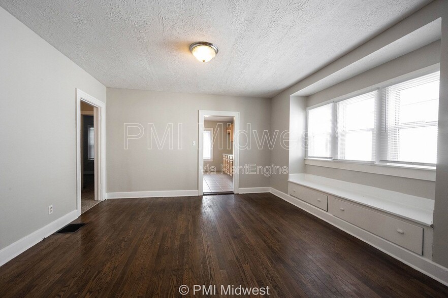 Building Photo - 1529 E Ohio St