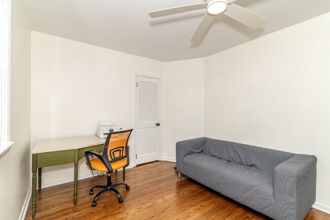 Building Photo - 1800 Lark Ln