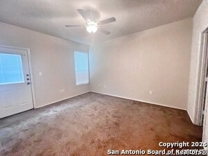 Building Photo - 565-569 Creekside Cir