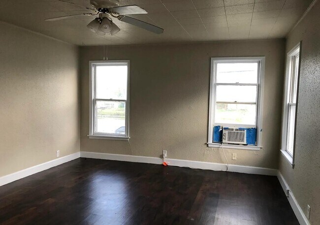 Building Photo - 1920 S Connor Ave