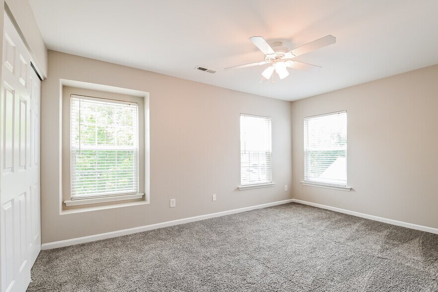 Building Photo - 304 Edgecroft Way