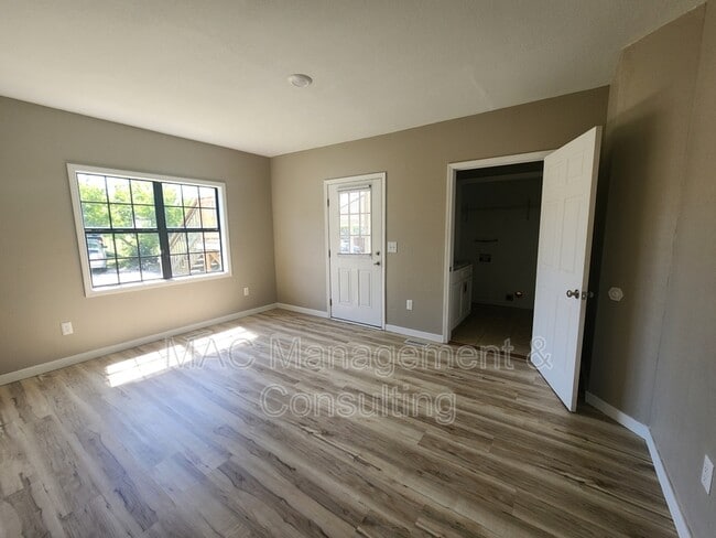 Building Photo - 1319 Autumn Ave