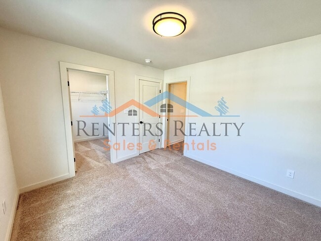 Building Photo - Modern Luxury Townhouse in the Heart of Huntsville