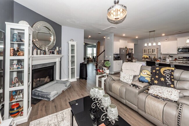 Building Photo - 4 Bedroom, 3.5 Bathroom Home in Summers Co...