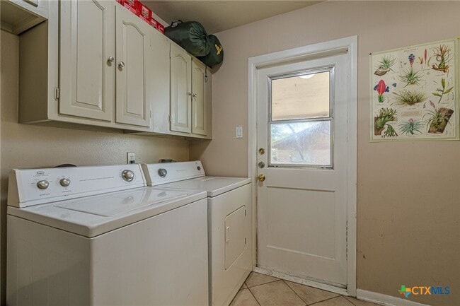 Building Photo - 324 Craddock Ave