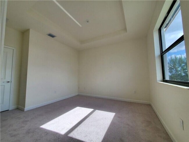 Building Photo - 3216 W 114th Terrace
