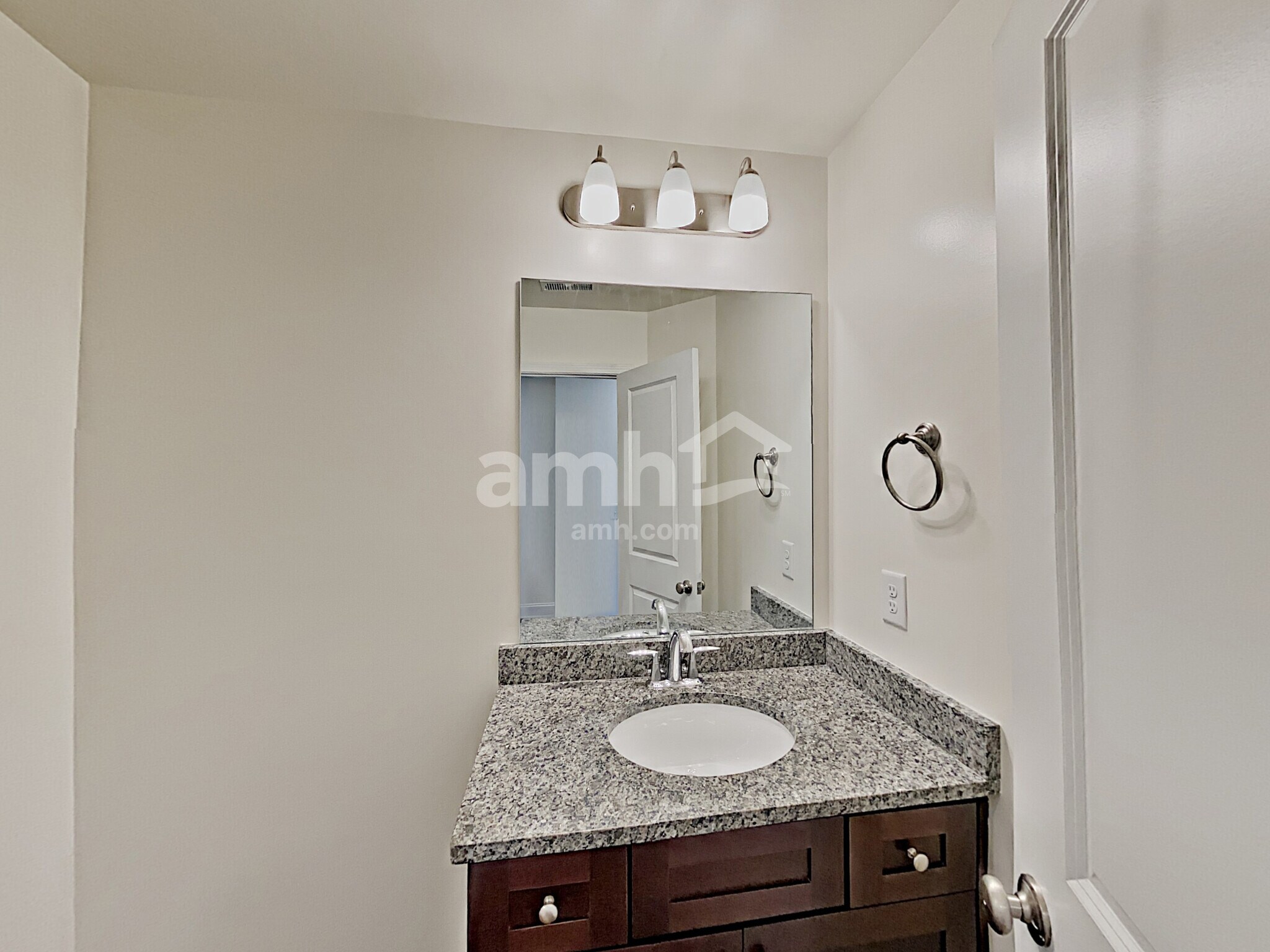 Building Photo - 5825 Winding Lakes Dr