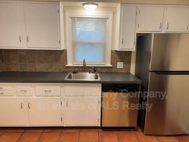 Building Photo - 3812 Napanee Rd