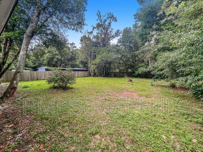 Building Photo - 3502 Lakewood Dr