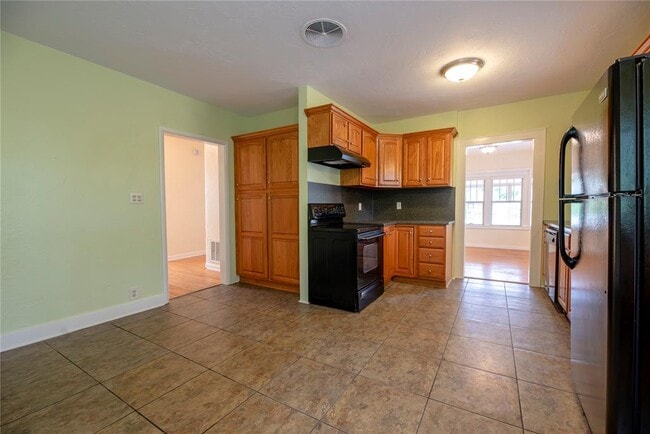 Building Photo - 1725 NW 21st St