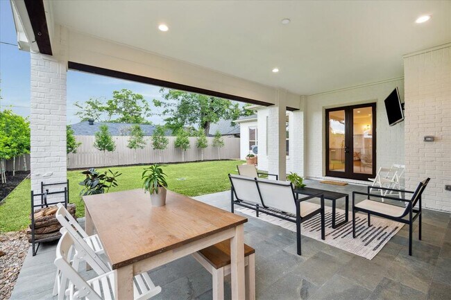 Building Photo - 6206 Piping Rock Ln