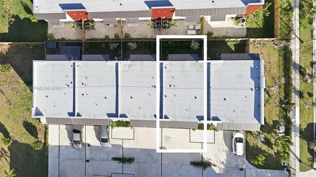 Building Photo - 936 NW 10th St