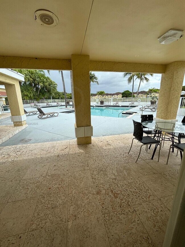 Building Photo - 12620 Vista Isles Dr
