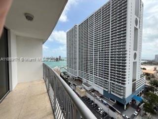 Building Photo - 1750 N Bayshore Dr