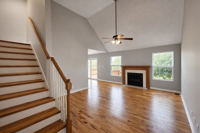 Building Photo - 3 Bed 2 Bath + Bonus Room