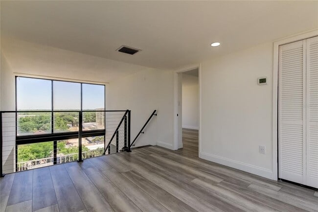 Building Photo - 500 N Osceola Ave