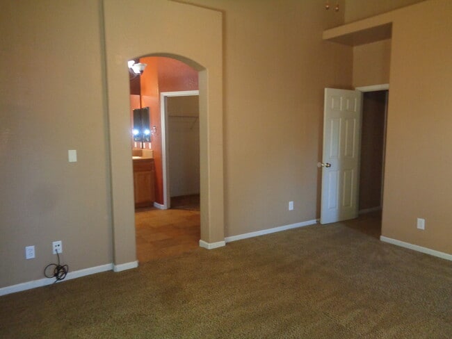 Building Photo - 2360 Kelsey Ct
