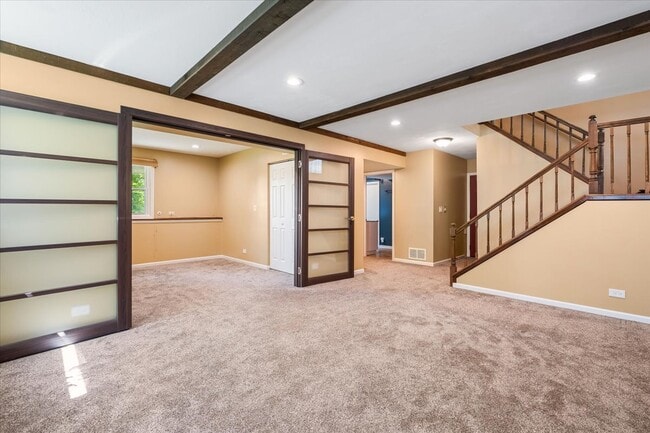 Building Photo - 371 Larchmont Ct