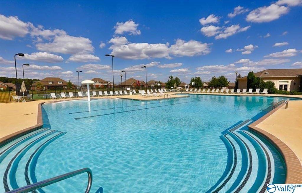 Building Photo - 412 Promenade Dr SW