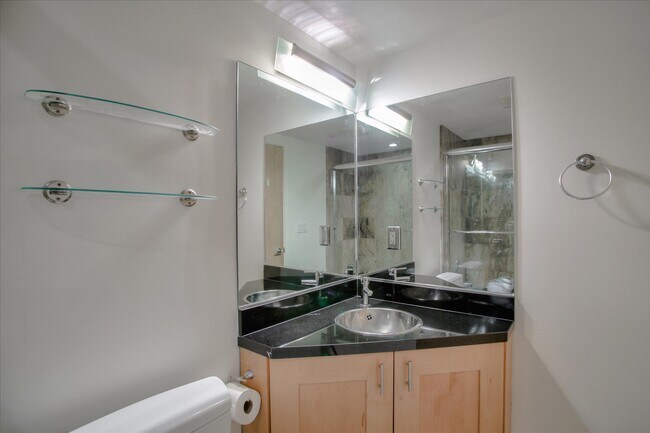 Building Photo - 1025 Minna St