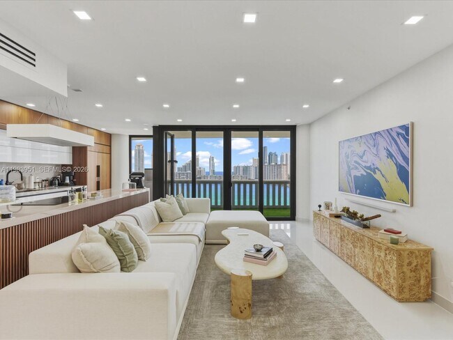 Building Photo - 3000 Island Blvd