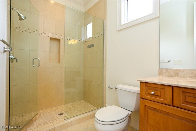 Building Photo - 823 Cassena Rd