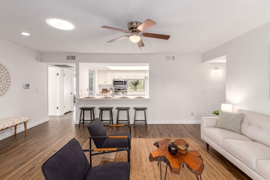 Building Photo - 1669 S Ash