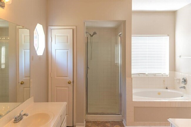 Building Photo - 15411 Seminole Canyon Dr